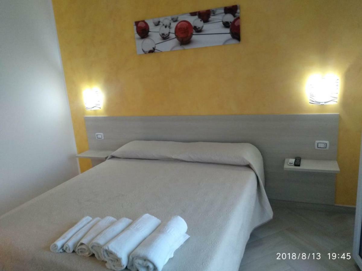 Bed Daniele Hotel Torricella  Luaran gambar